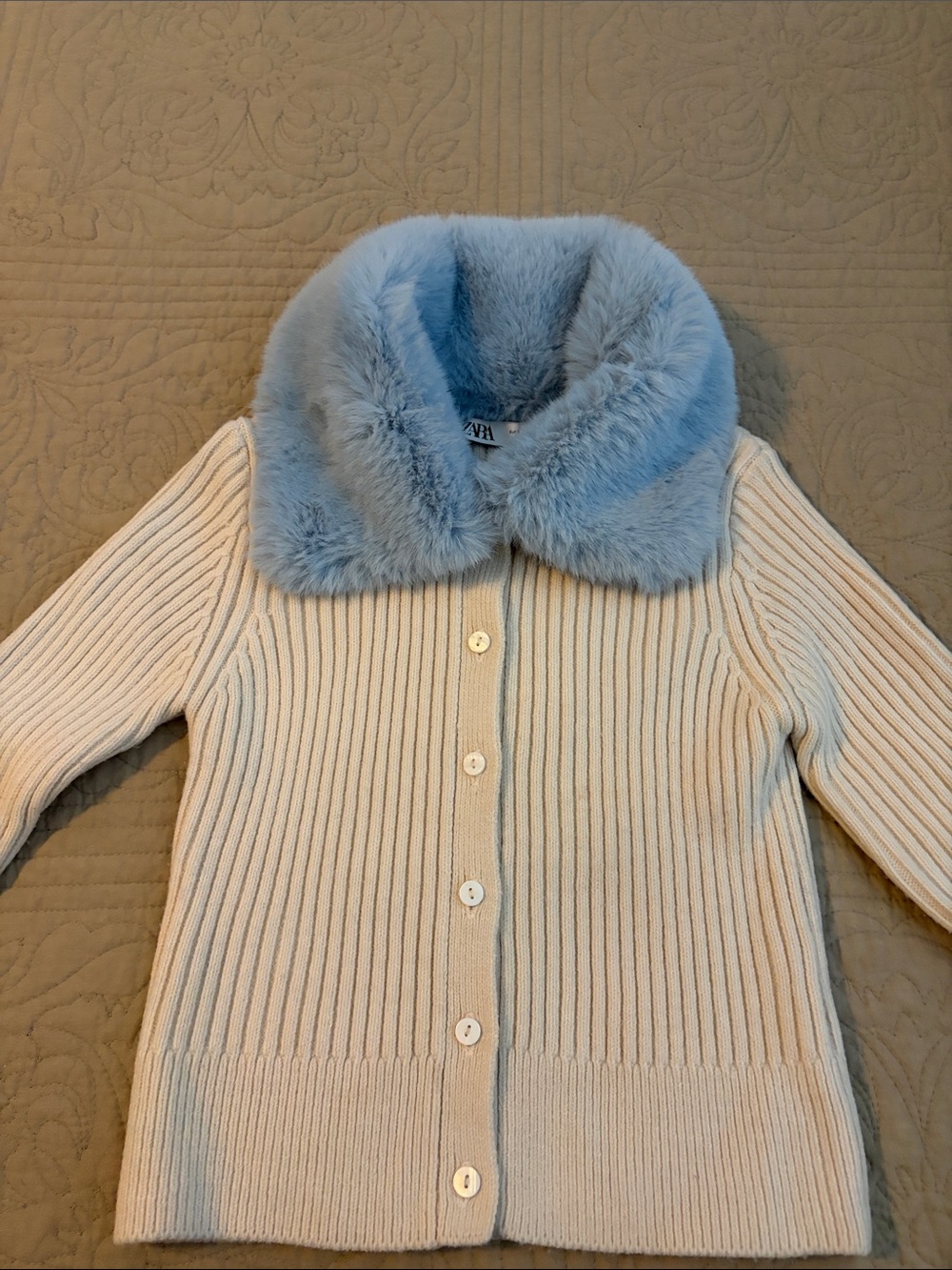 Zara Cream Ribbed Button-Front Cardigan with Light Blue Faux Fur Collar